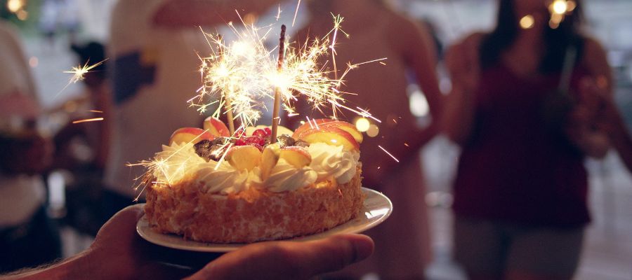 آموزش عکاسی تولد در خانه با موبایل + ویدیو آموزشی